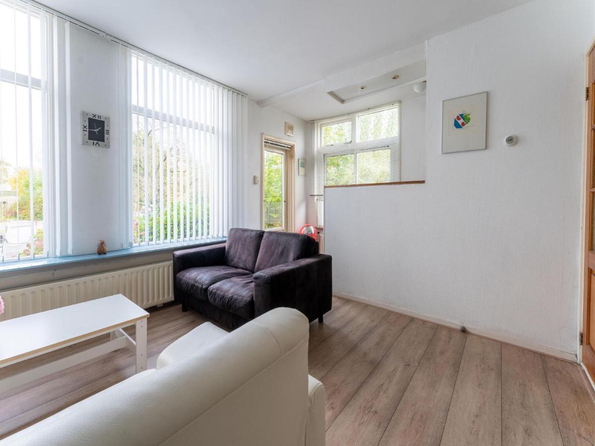Modern Holiday Home In Heeg With Garden Eksteriør billede