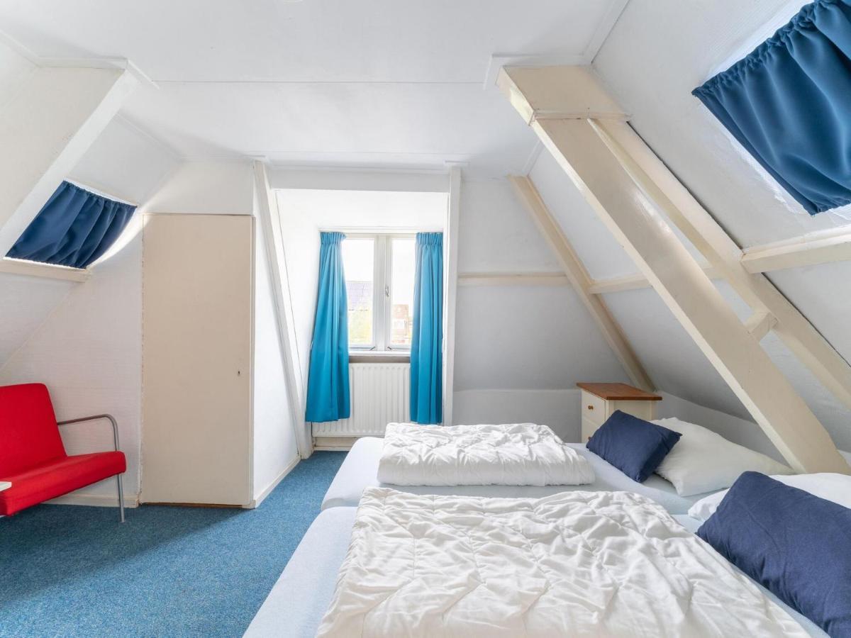Modern Holiday Home In Heeg With Garden Eksteriør billede