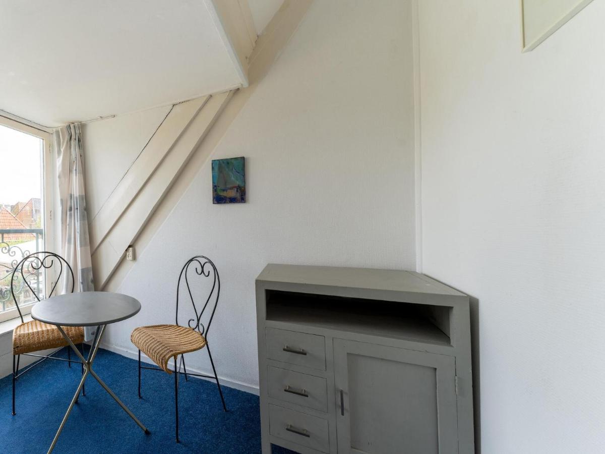 Modern Holiday Home In Heeg With Garden Eksteriør billede