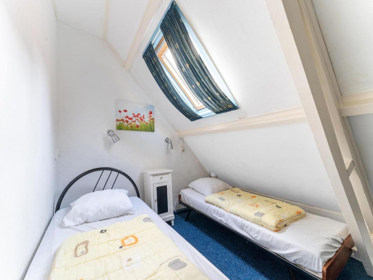 Modern Holiday Home In Heeg With Garden Eksteriør billede
