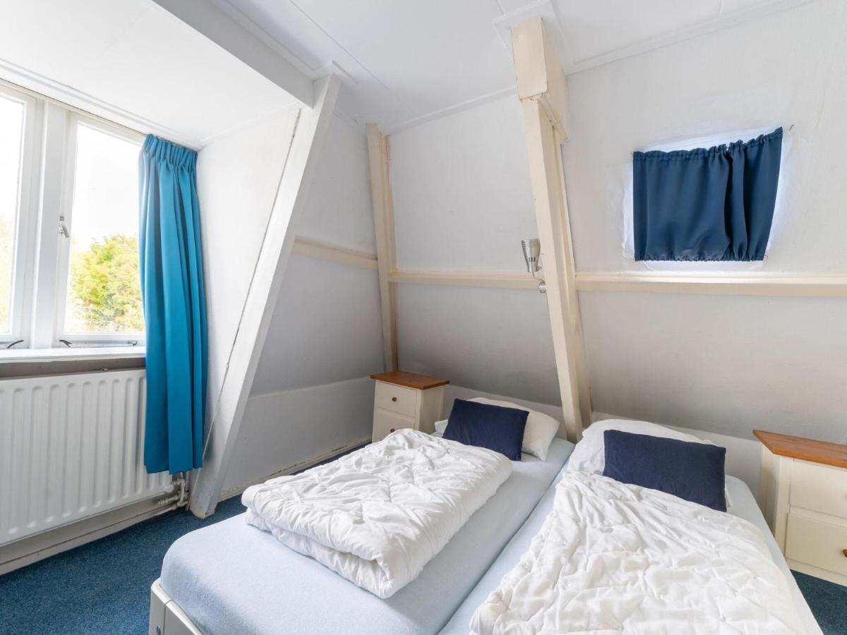 Modern Holiday Home In Heeg With Garden Eksteriør billede