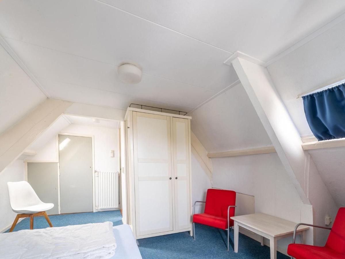 Modern Holiday Home In Heeg With Garden Eksteriør billede