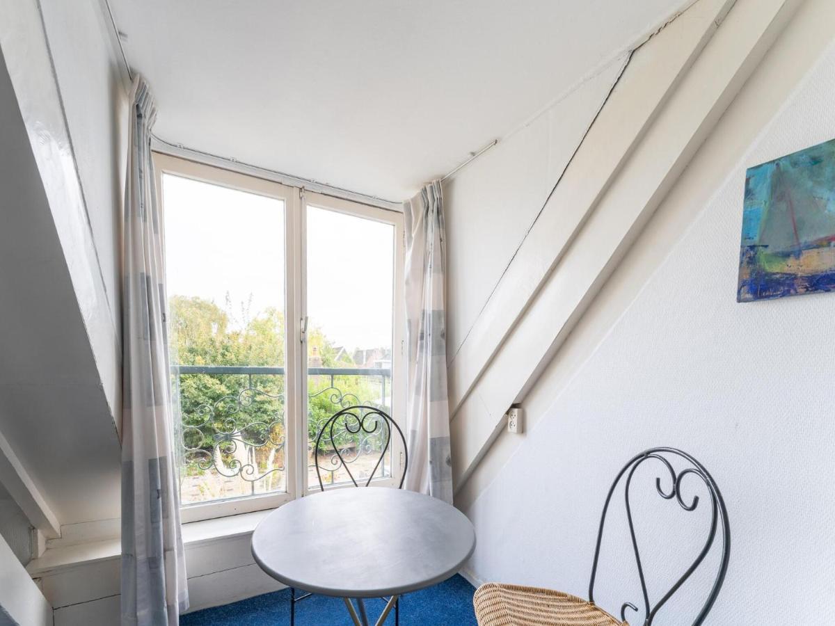 Modern Holiday Home In Heeg With Garden Eksteriør billede