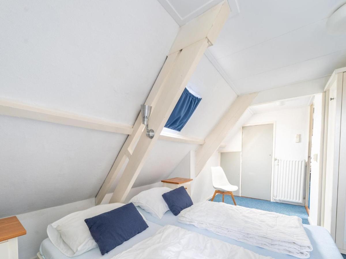 Modern Holiday Home In Heeg With Garden Eksteriør billede